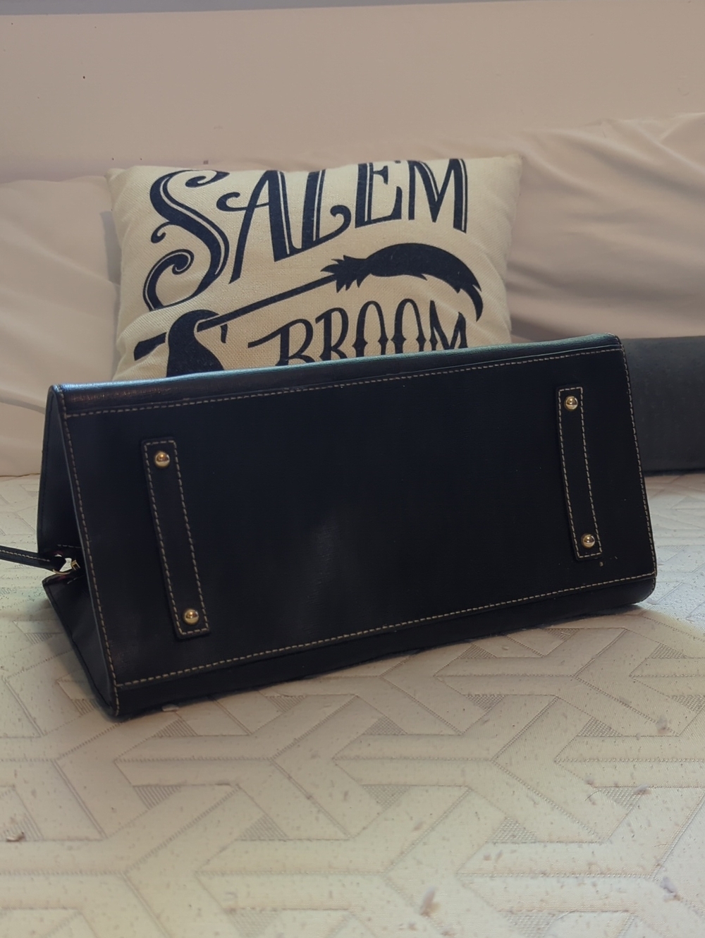 Authentic Dooney & Bourke Black Saffiano Leather Tote Bag 🛍️ - 😎 Cute! - Picture 6 of 11
